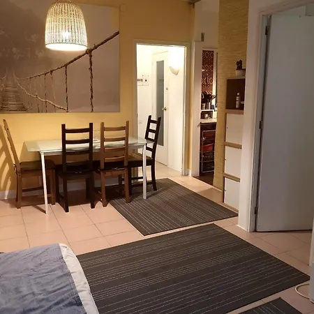 Aparteasy - Balcony, Quiet, Sunny