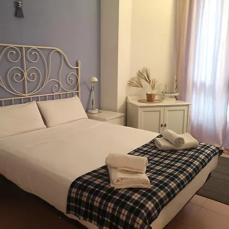 Aparteasy - Balcony, Quiet, Sunny