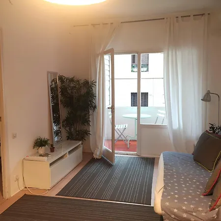 Aparteasy - Balcony, Quiet, Sunny * Barcelona